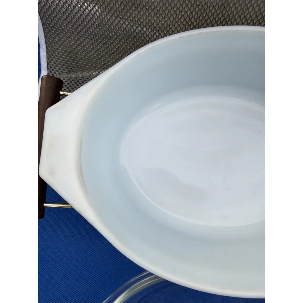 VTG Pyrex Blue Tulip 1.5 Qt Casserole Dish #043 With Cradle Handles